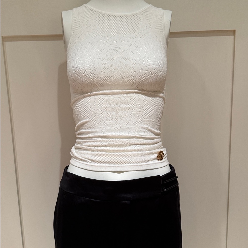 NWOT ROBERTO CAVALLI GYM LUXURY LOGO KNIT TOP IN WHITE W/ RC GOLD LOGO SIZE S/M